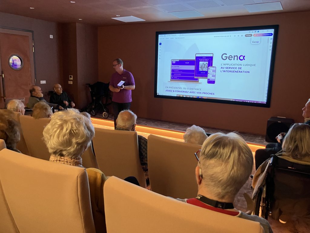 Des résidents participent à une session d'animation avec Gena-App