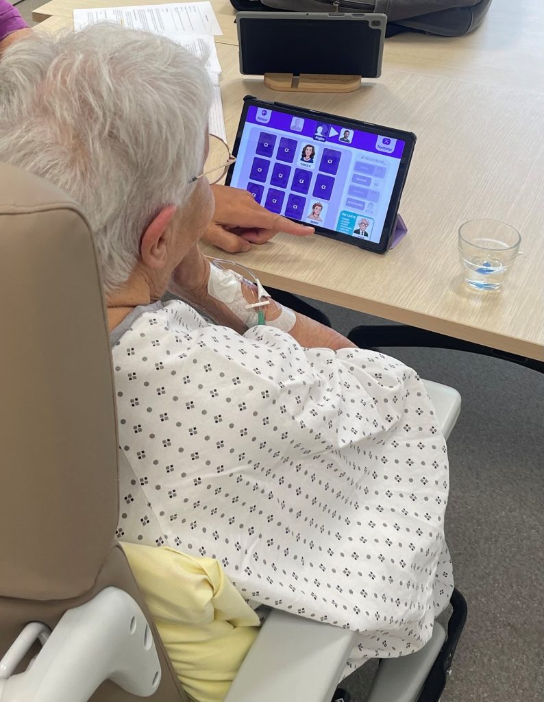 Testeurs séniors et ados en focus group avec AlleGRO