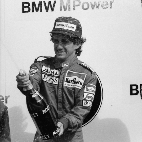 Illustration du jeu A nos souvenirs de Gena-app.com, l'application intergénérationnelle