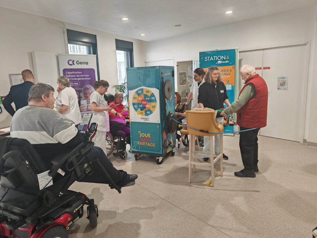 Des résidents participent à une session d'animation avec Gena-App