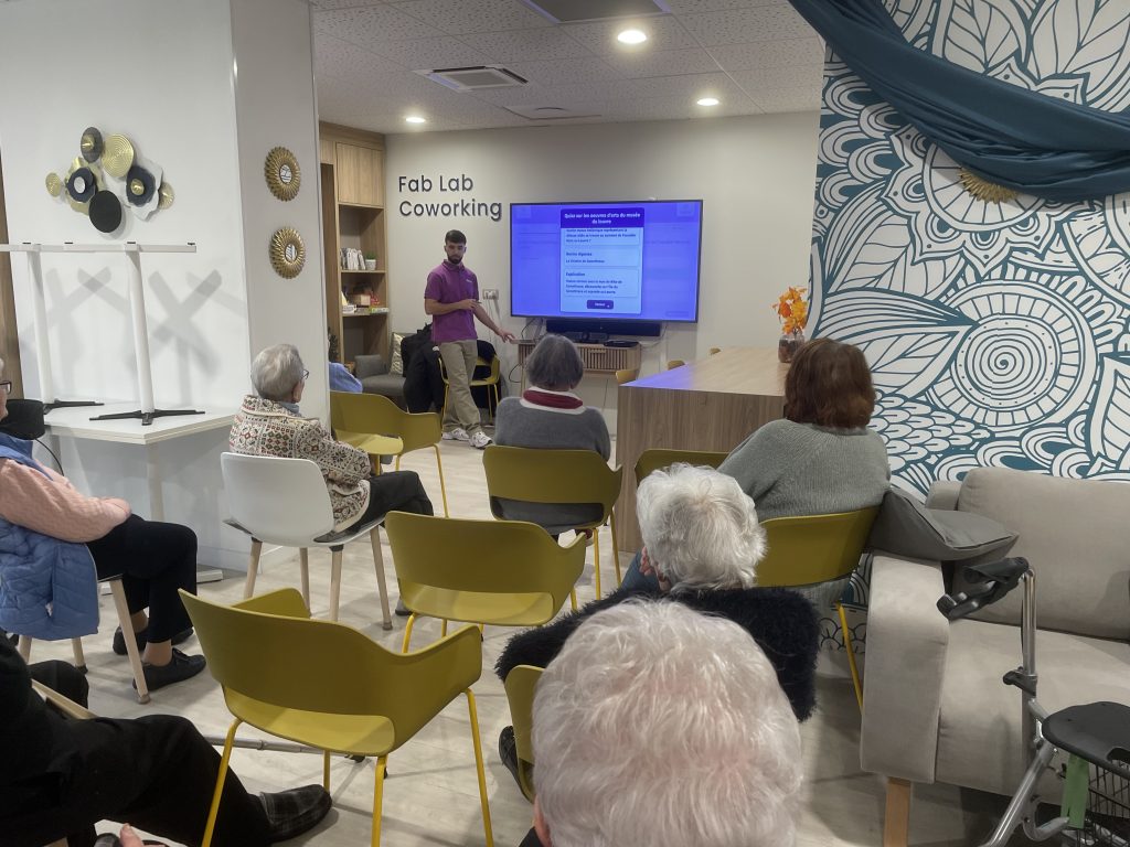 Des résidents participent à une session d'animation avec Gena-App et GénérAction