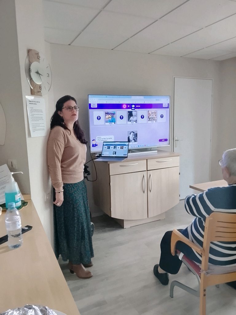 Des résidents participent à une session d'animation avec Gena-App et GénérAction